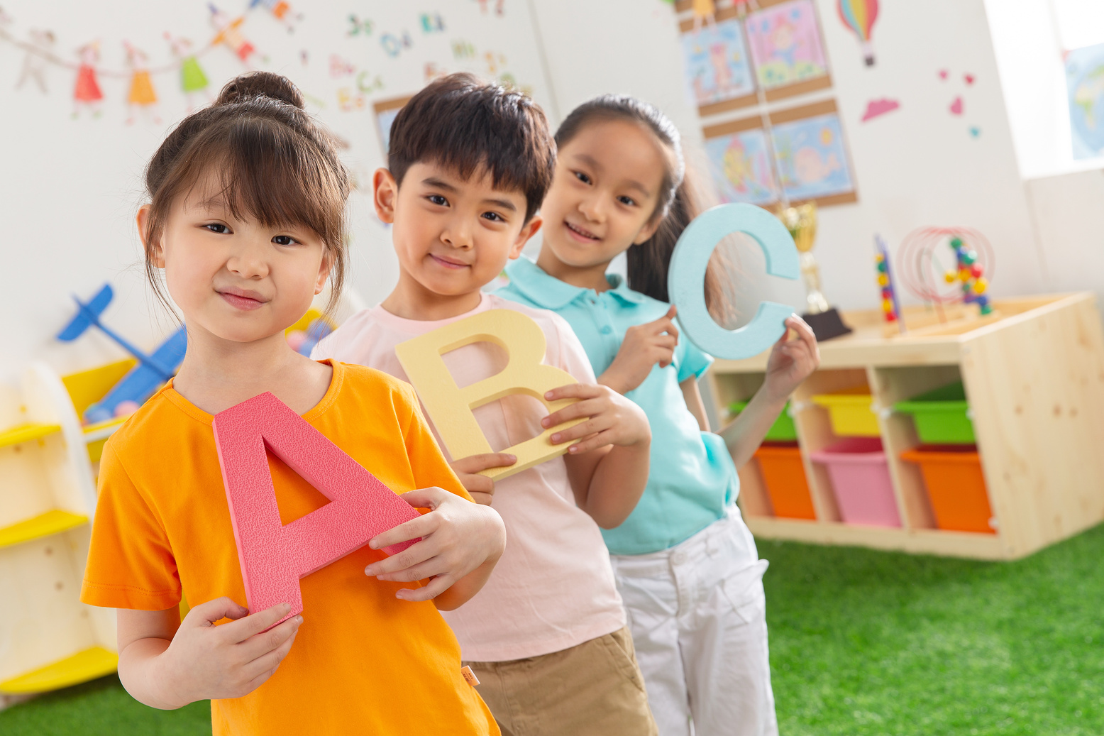 Kindergarten children in learning English